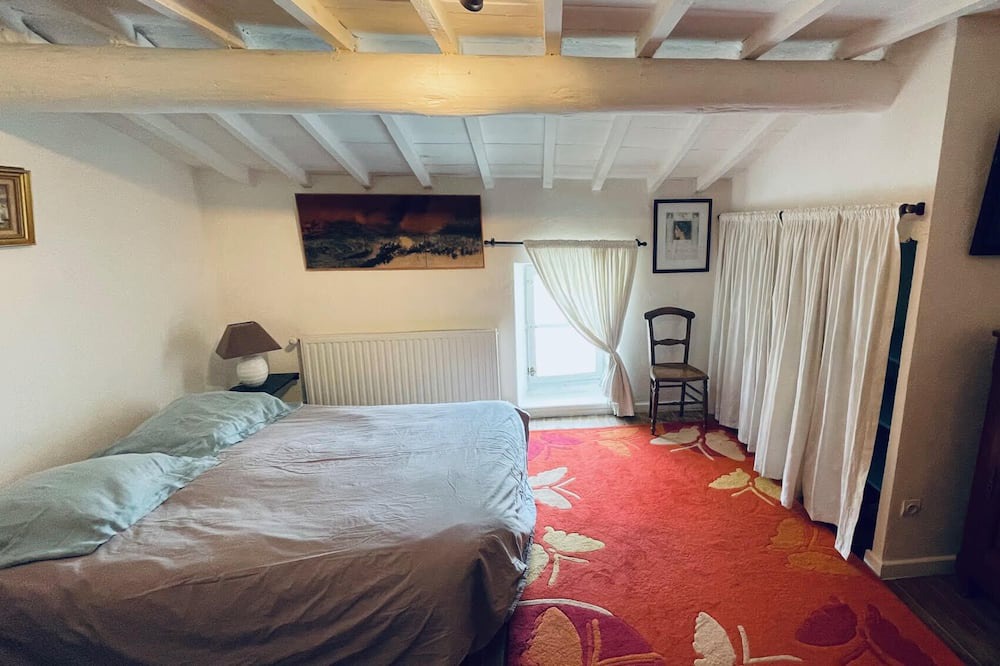 Photo of Bedroom in La Motte-Chalancon