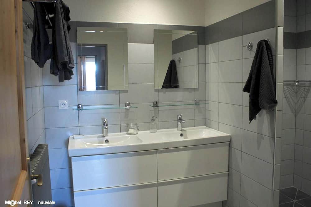 Photo of Bathroom in Nauviale