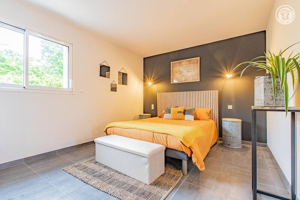 Photo of Bedroom in Cuisery