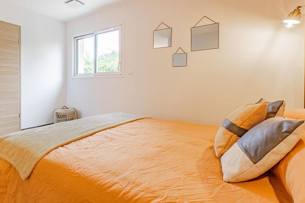 Photo of Bedroom in Cuisery