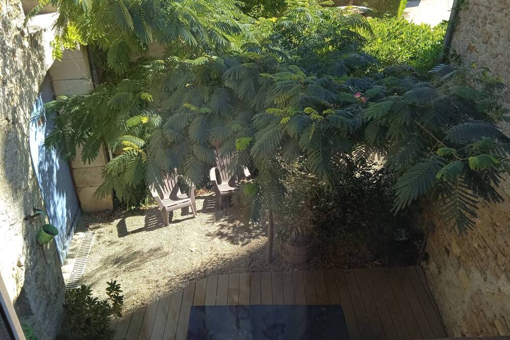Photo of Outdoor in Montillot