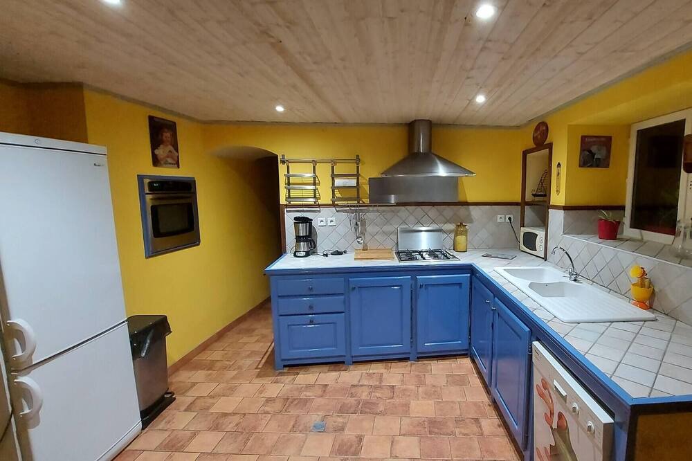 Photo of Kitchen in Montillot