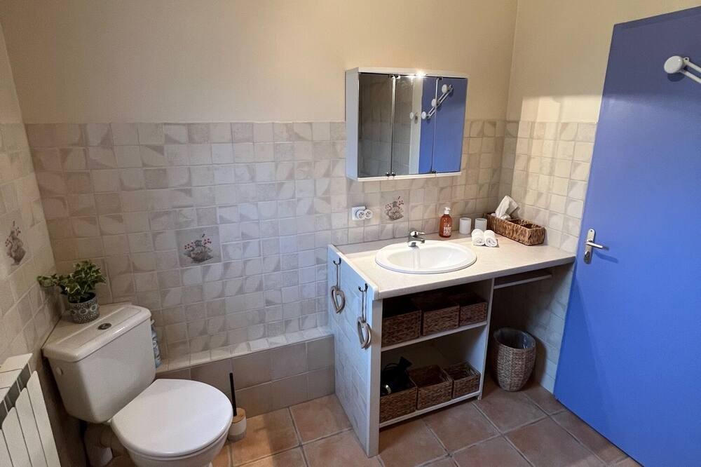 Photo of Bathroom in Allex