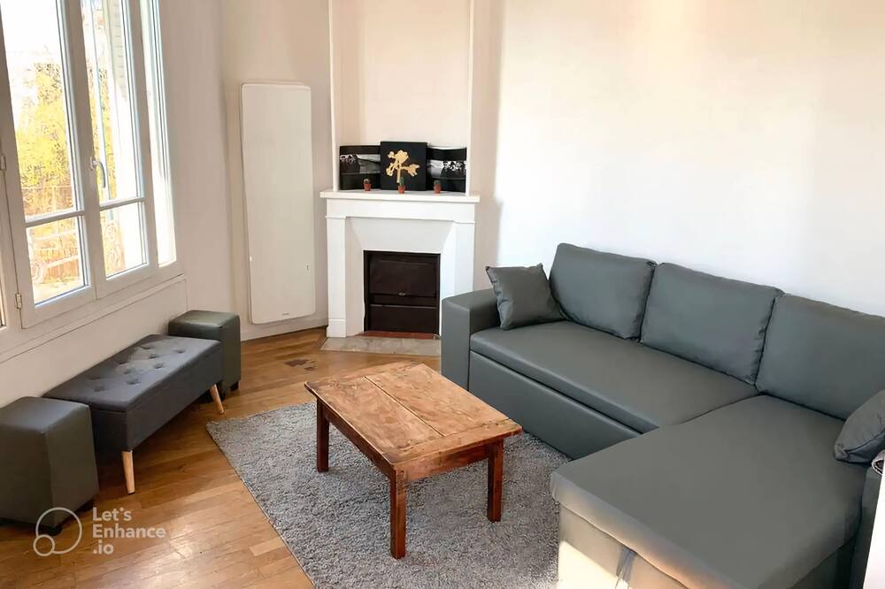 Photo of Livingroom in Arcueil