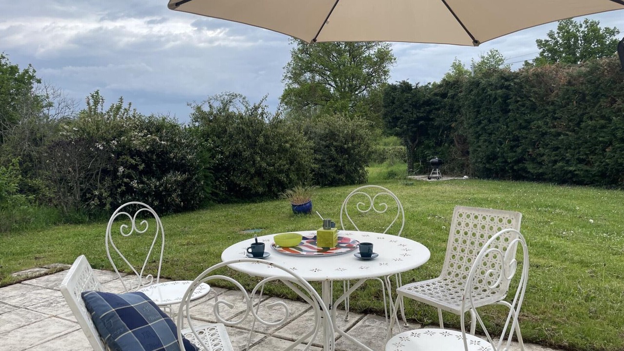 Photo of Outdoor in Autry-Issards