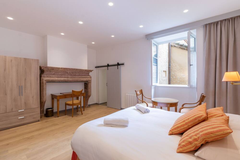 Photo of Bedroom in Tournus