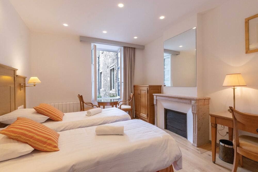 Photo of Bedroom in Tournus