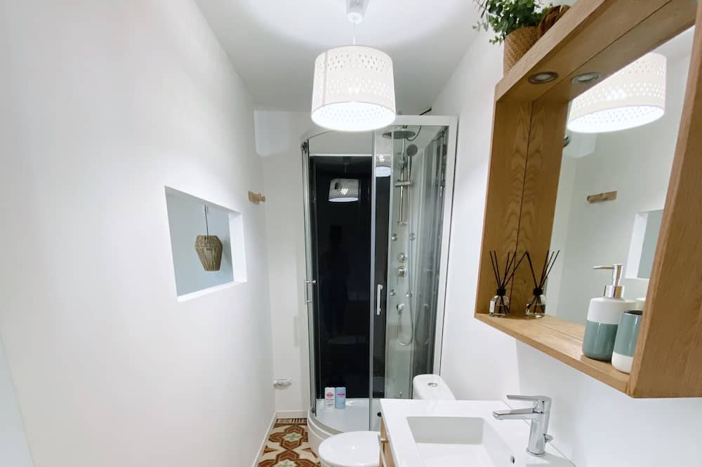 Photo of Bathroom in Rungis