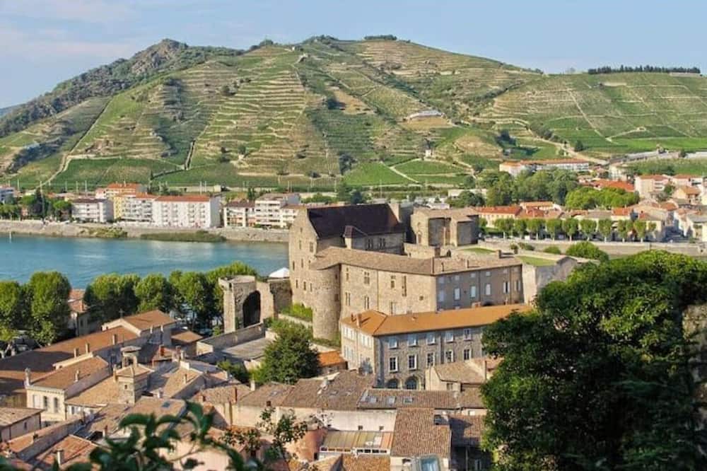 Photo of Outdoor in Charmes-sur-Rhone