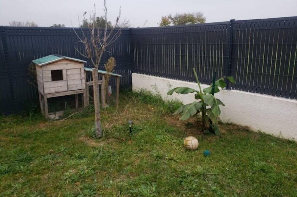 Photo of Outdoor in Charmes-sur-Rhone