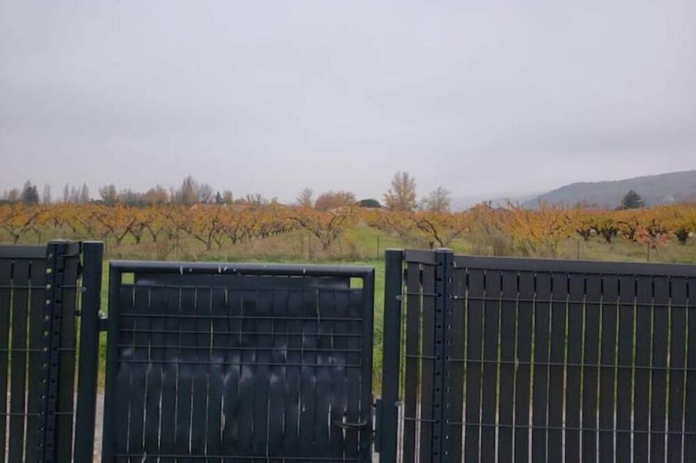 Photo of Outdoor in Charmes-sur-Rhone