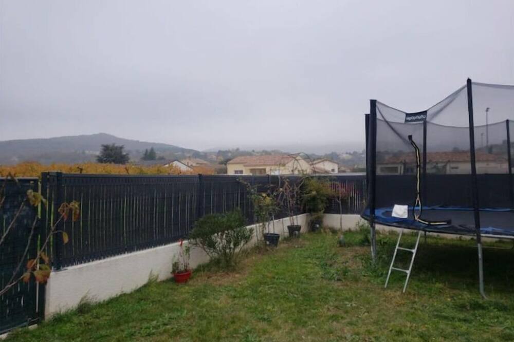 Photo of Outdoor in Charmes-sur-Rhone