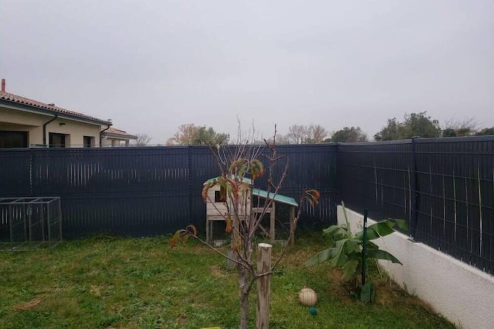 Photo of Outdoor in Charmes-sur-Rhone
