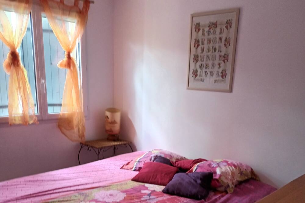 Photo of Bedroom in Aouste-sur-Sye