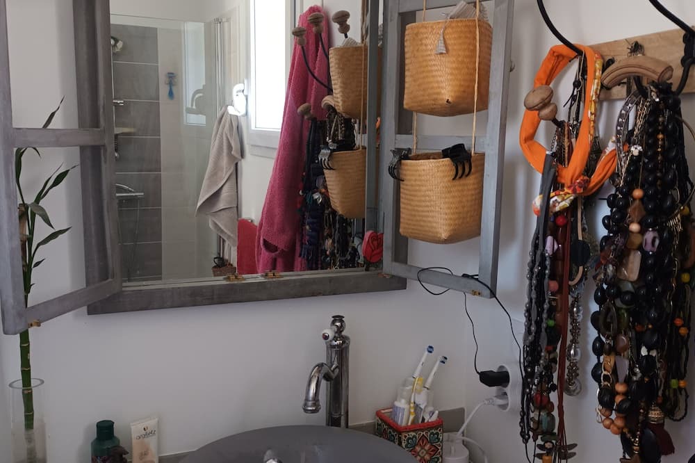 Photo of Bathroom in Aouste-sur-Sye