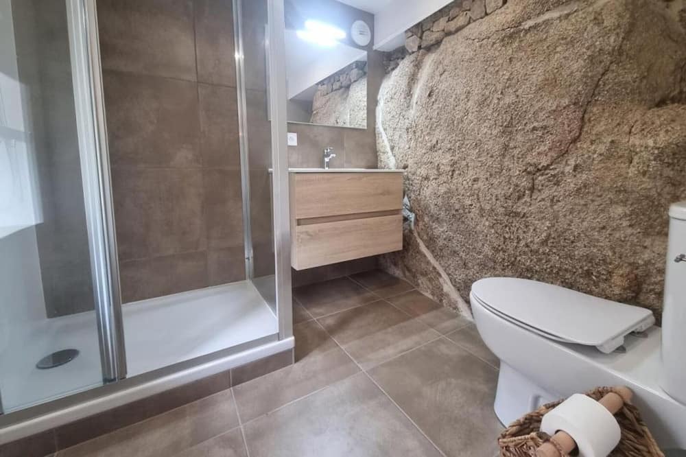 Photo of Bathroom in Pelussin