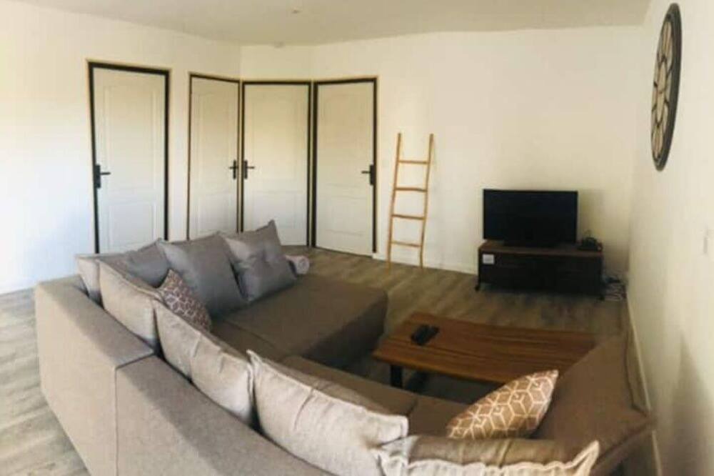 Photo of Livingroom in Scey-sur-Saone-et-Saint-Albin