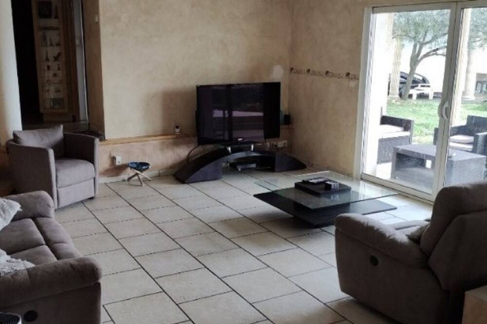 Photo of Livingroom in Le Peage-de-Roussillon