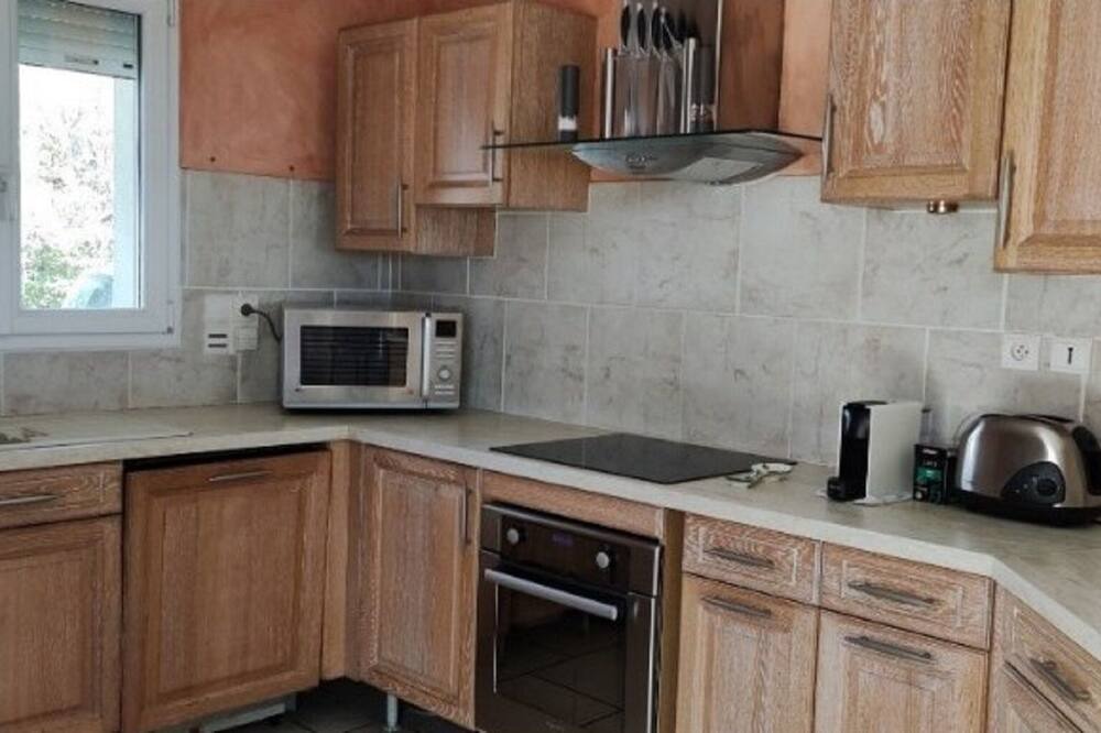 Photo of Kitchen in Le Peage-de-Roussillon