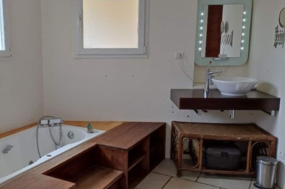 Photo of Bathroom in Le Peage-de-Roussillon