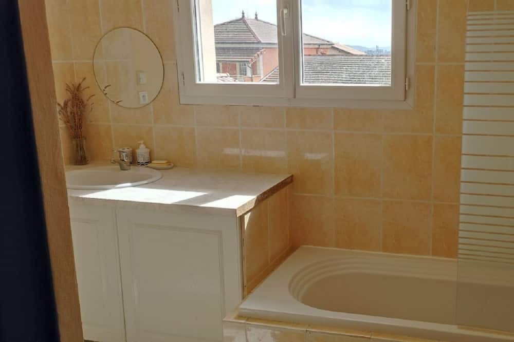Photo of Bathroom in Le Peage-de-Roussillon