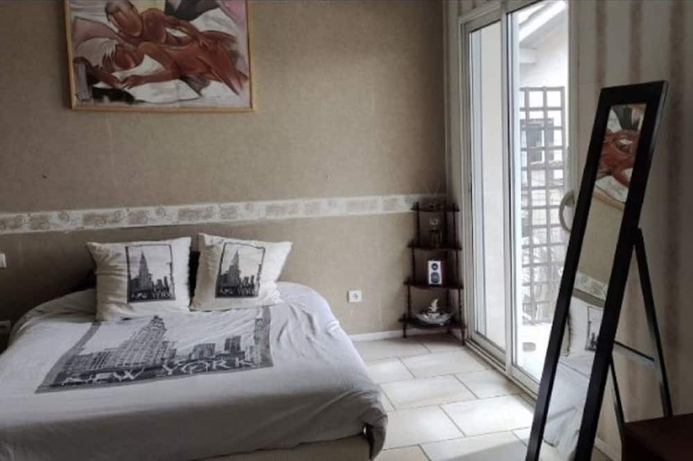 Photo of Bedroom in Le Peage-de-Roussillon