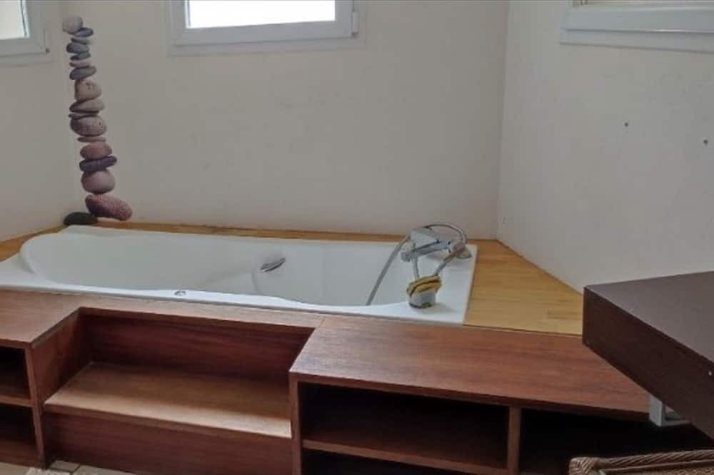 Photo of Bedroom in Le Peage-de-Roussillon