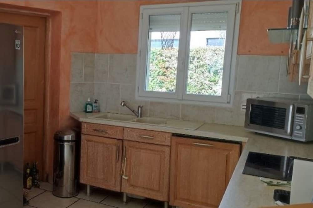 Photo of Kitchen in Le Peage-de-Roussillon