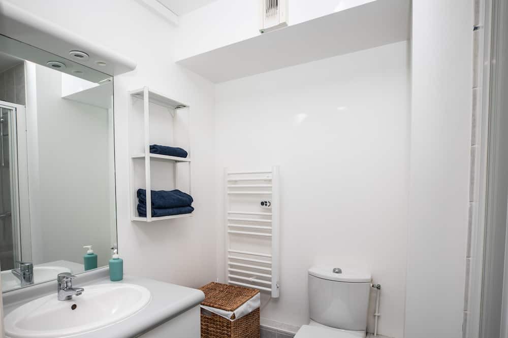 Photo of Bathroom in Chatenay-Malabry