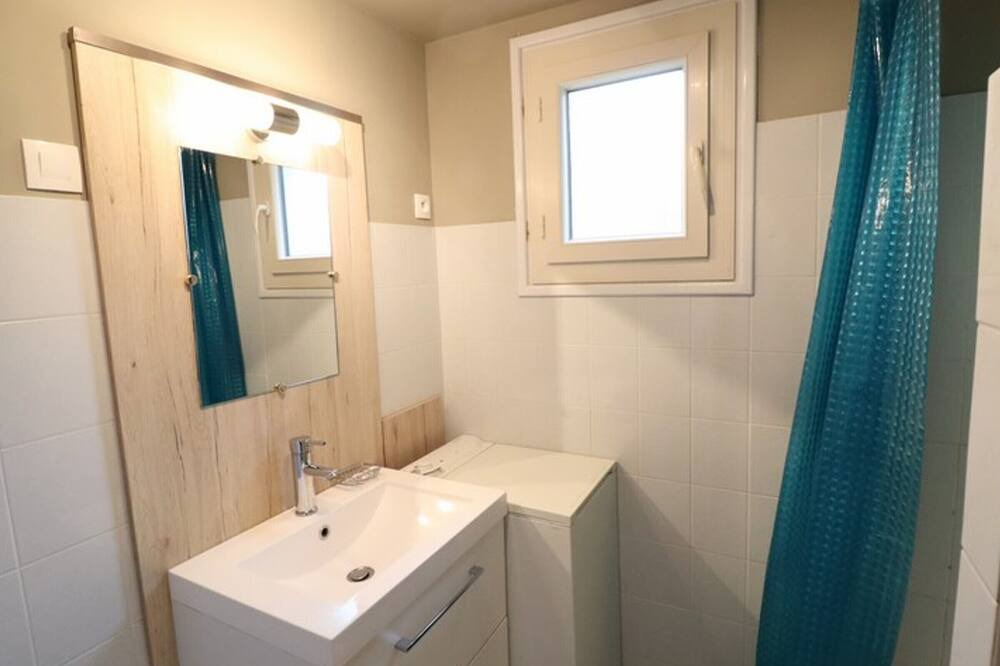Photo of Bathroom in Valuejols