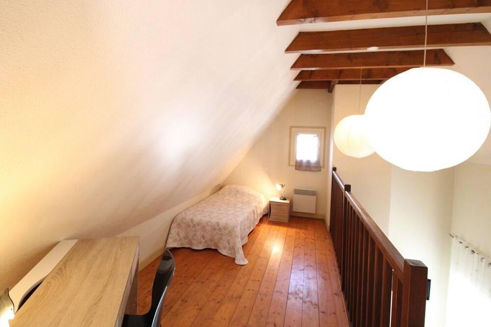Photo of Bedroom in Valuejols