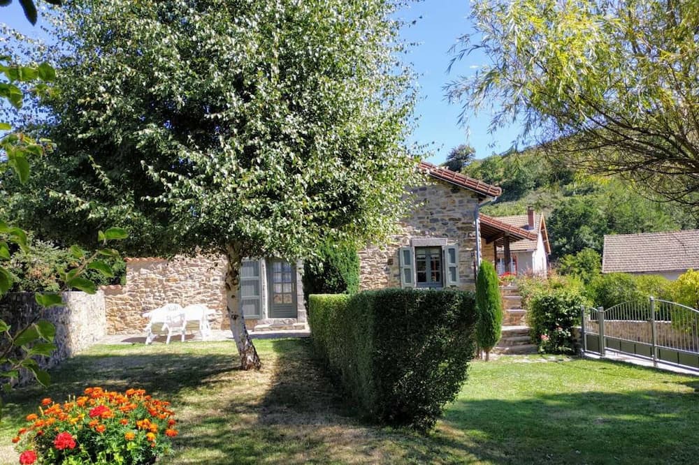 Photo of Outdoor in Saint-Poncy