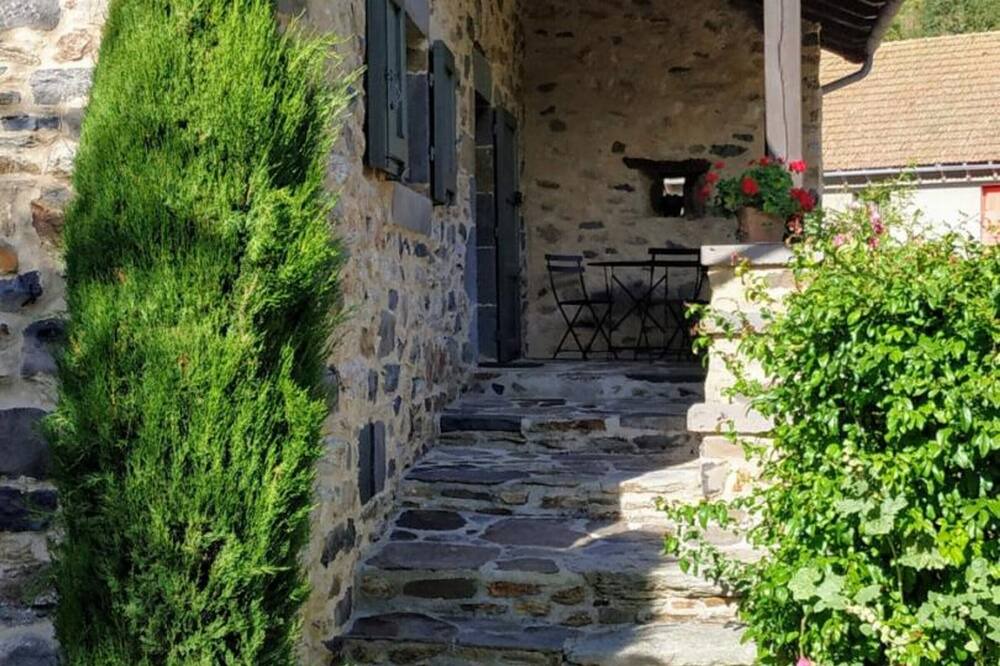 Photo of Outdoor in Saint-Poncy