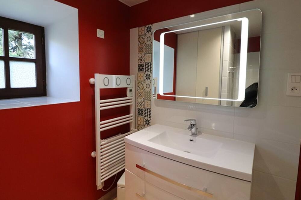 Photo of Bathroom in Saint-Poncy