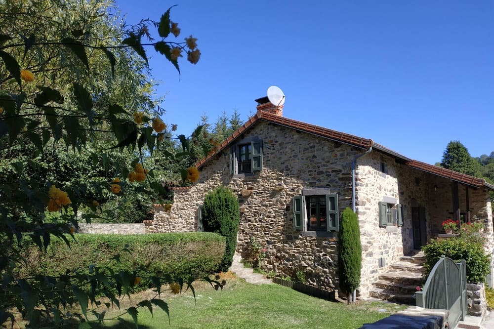 Photo of Outdoor in Saint-Poncy