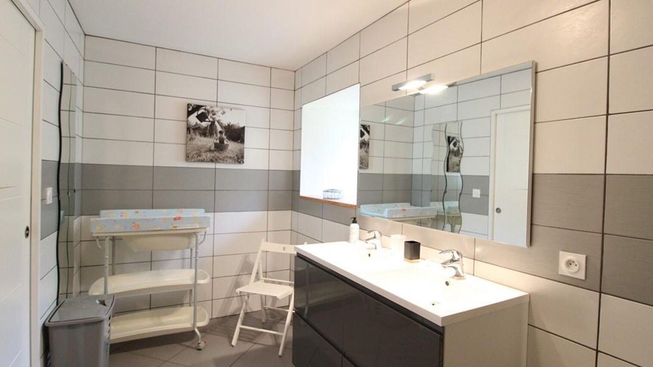 Photo of Bathroom in Neuveglise-sur-Truyere