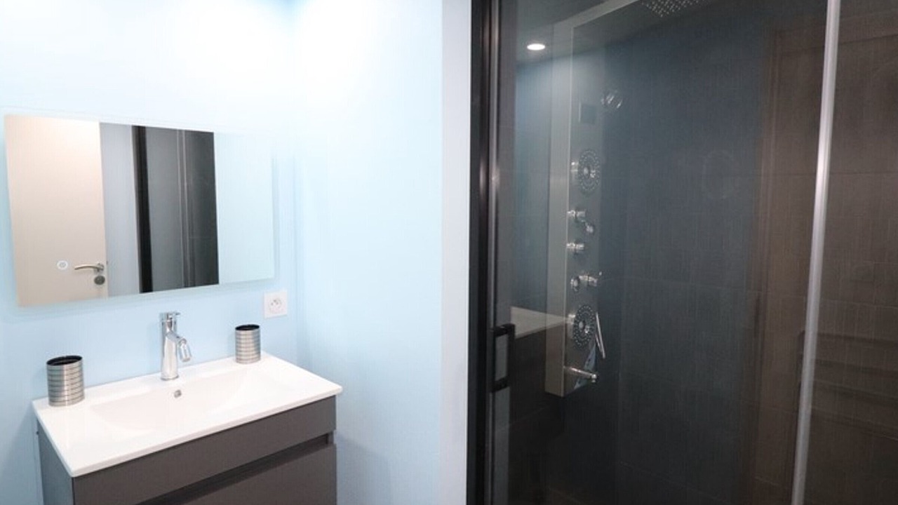 Photo of Bathroom in Valuejols