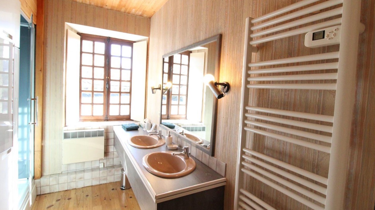 Photo of Bathroom in Chaliers