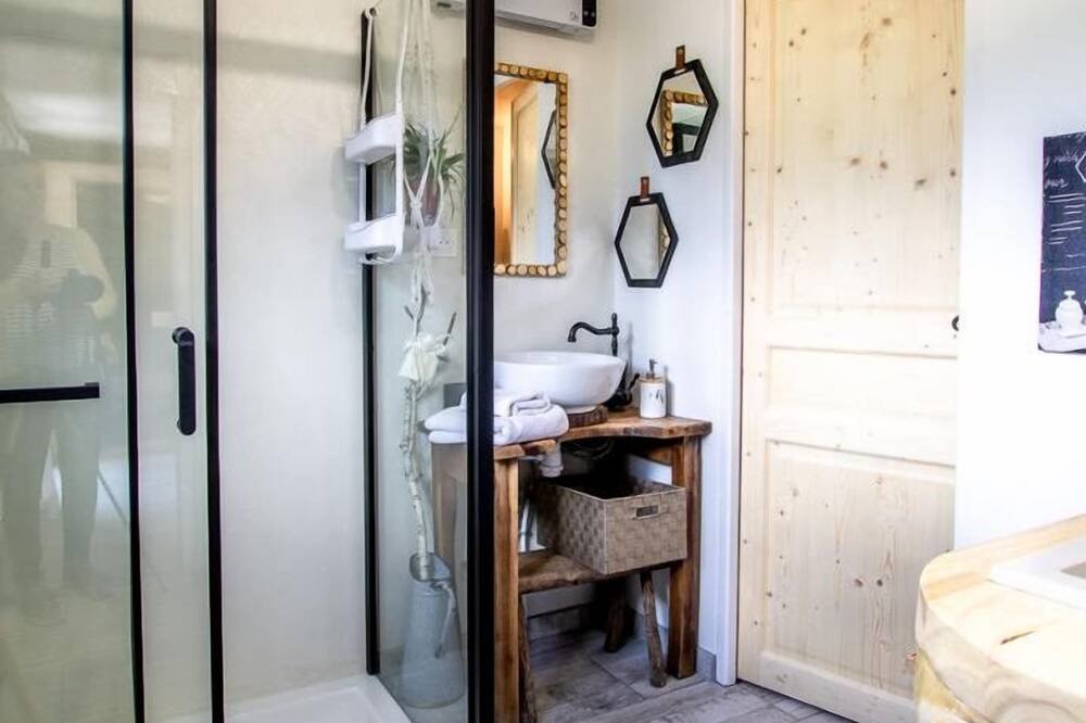 Photo of Bathroom in Monthion