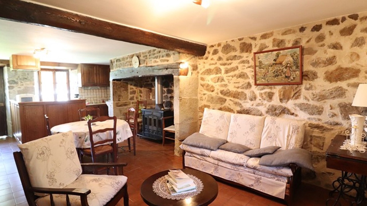 Photo of Livingroom in Saint-Etienne-de-Chomeil