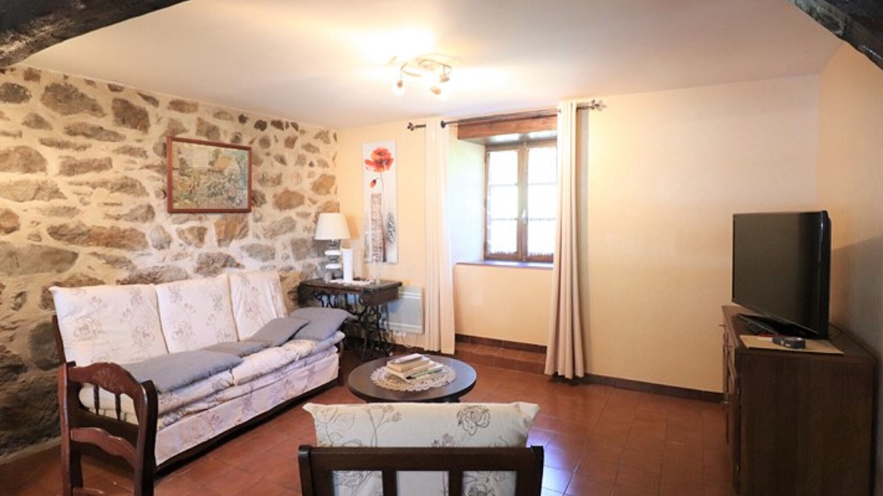 Photo of Livingroom in Saint-Etienne-de-Chomeil
