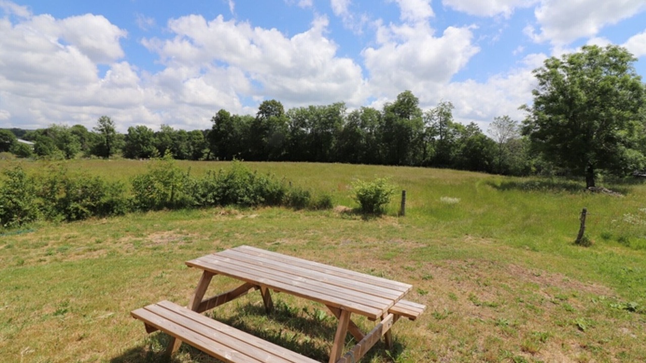 Photo of Outdoor in Narnhac