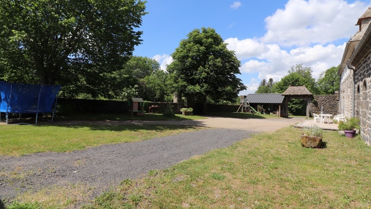 Photo of Outdoor in Narnhac