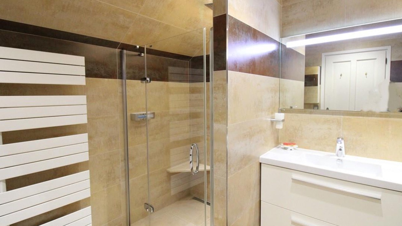 Photo of Bathroom in Les Ternes