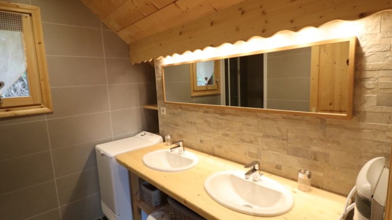 Photo of Bathroom in Saint-Jacques-des-Blats