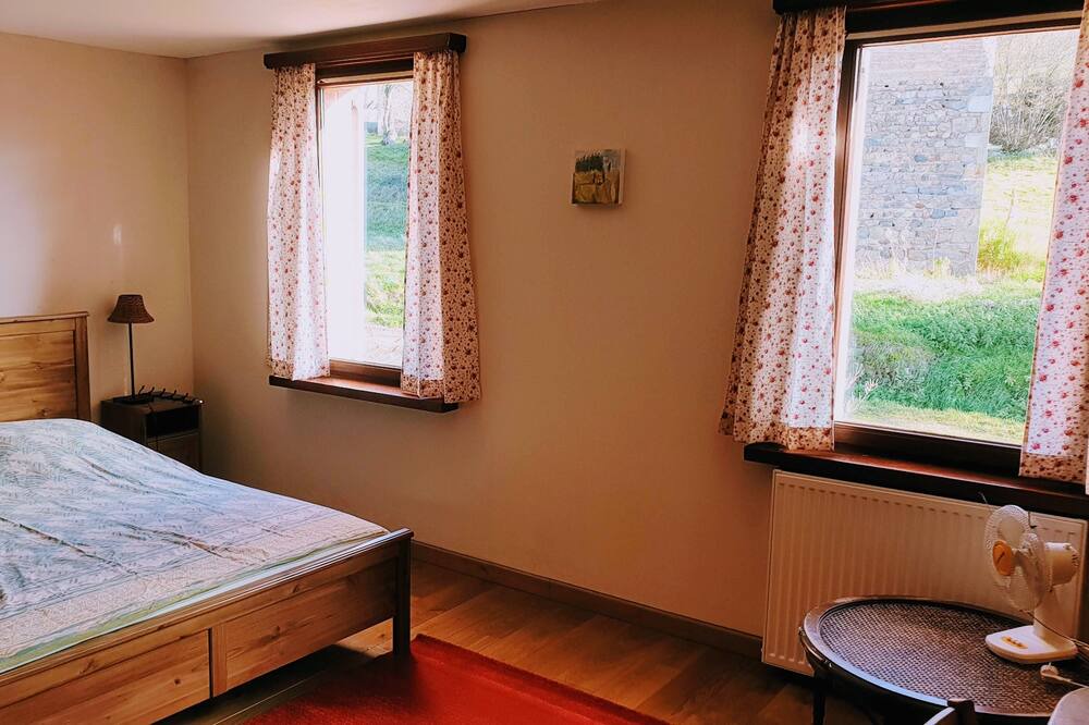 Photo of Bedroom in Trezioux