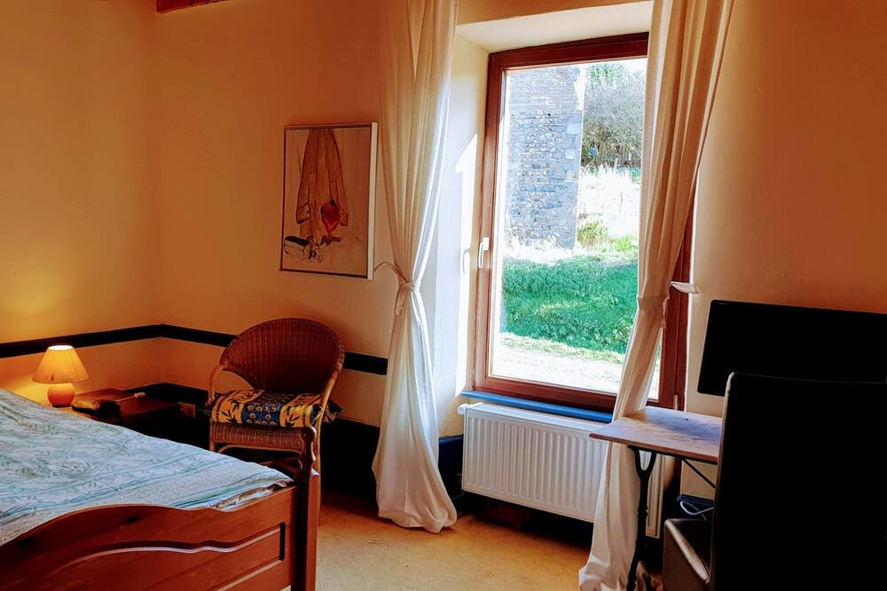 Photo of Bedroom in Trezioux