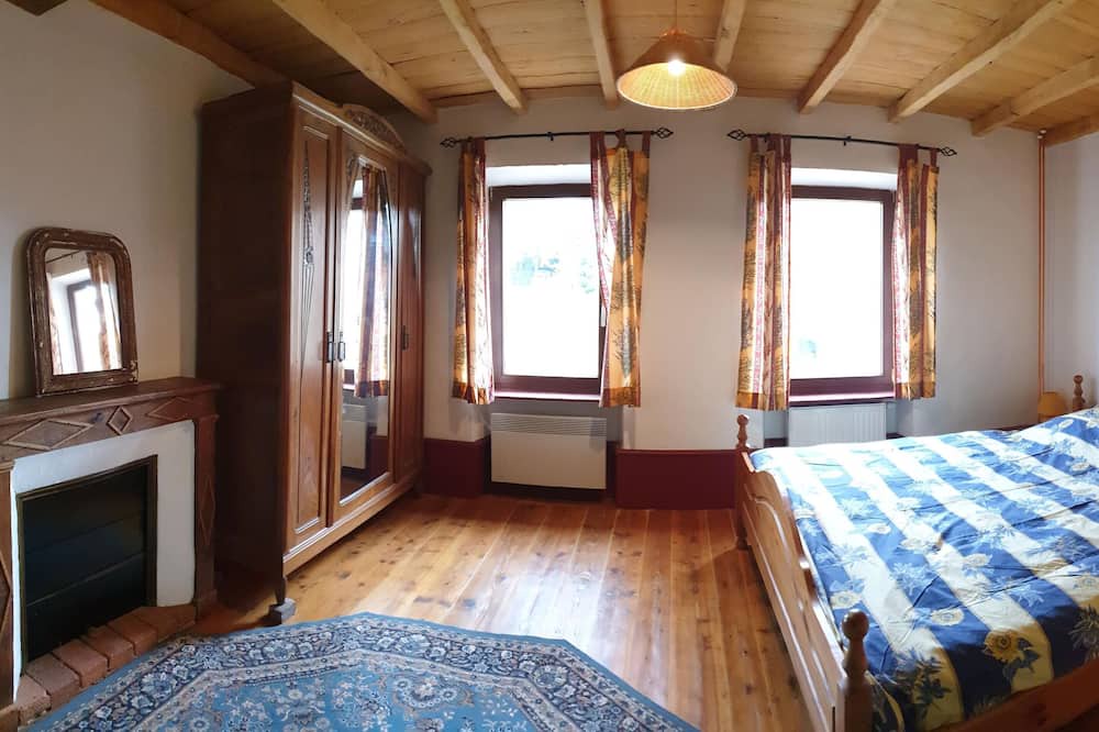 Photo of Bedroom in Trezioux