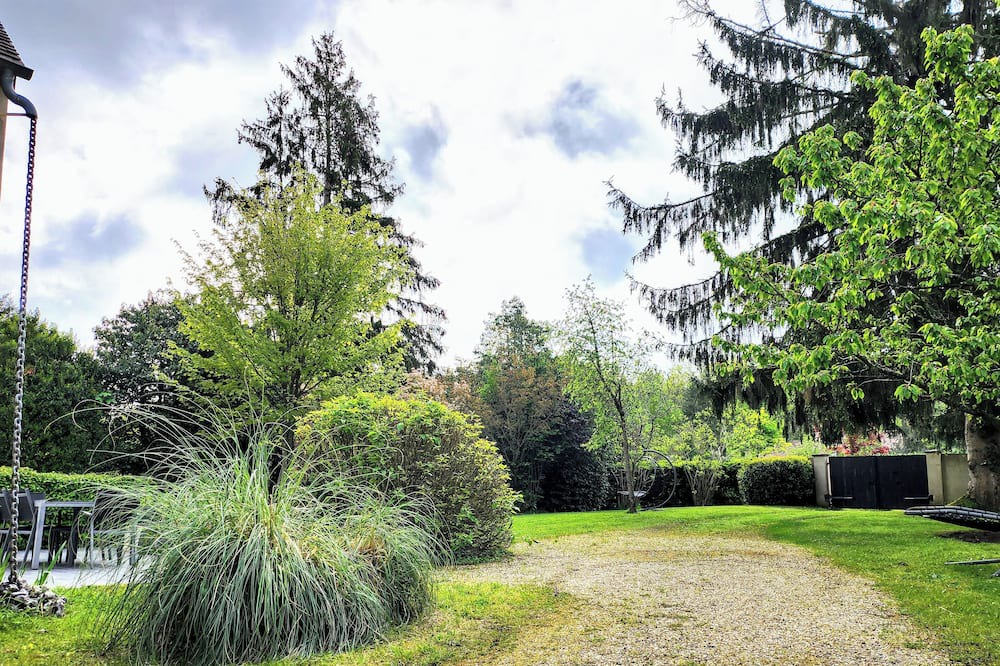 Photo of Outdoor in Bullion