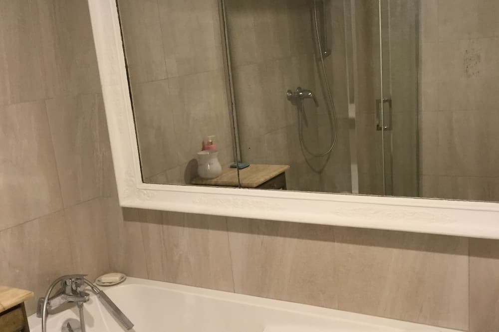 Photo of Bathroom in Franxault